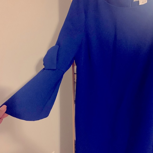 Cobalt blue bell sleeve dress with bows - Picture 2 of 4